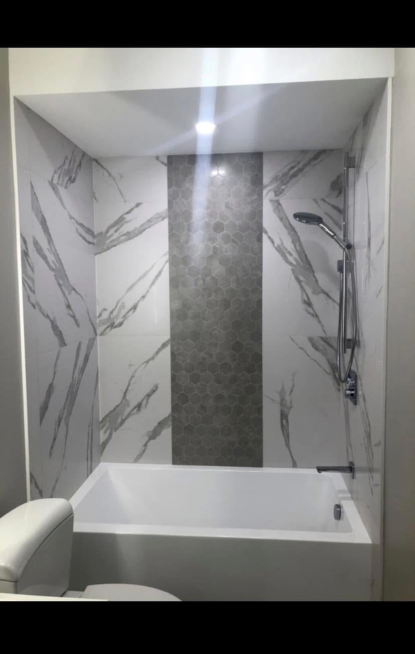 Calacatta Hex Tub Surround